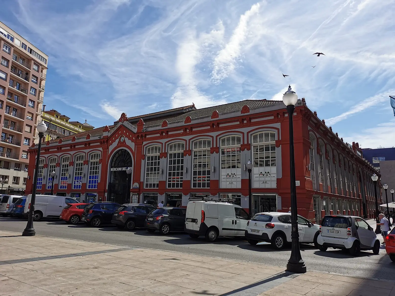 Markets in Gijón: Mercado del Sur, the Sunday Rastro and craft markets